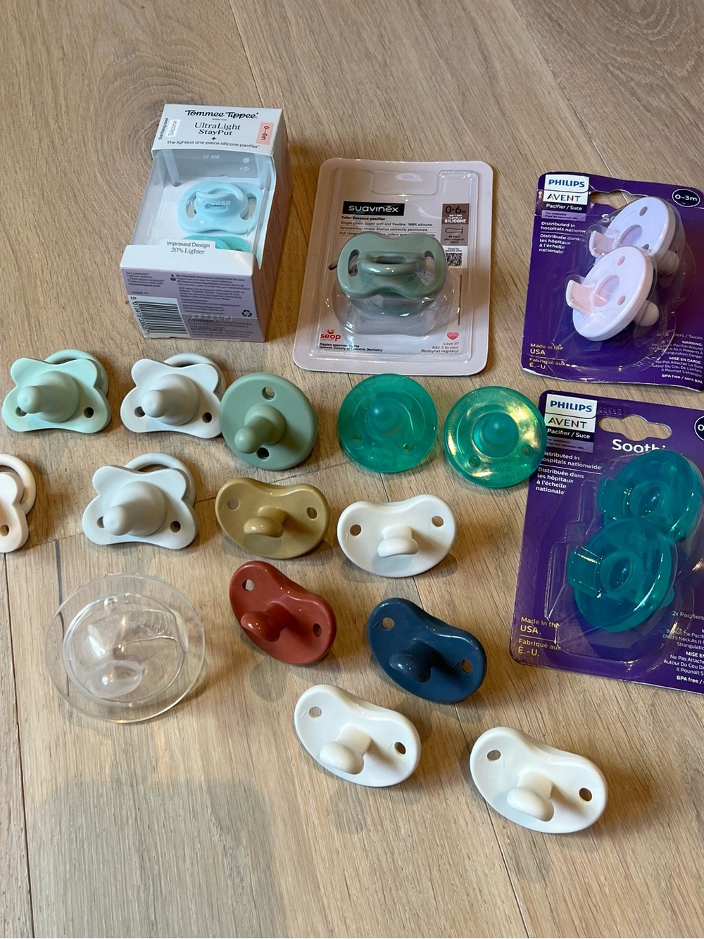 Lot of 20+ pacifiers - Philips Avent, Tommee Tippee, Dr. Brown, Pacii, Suavinex